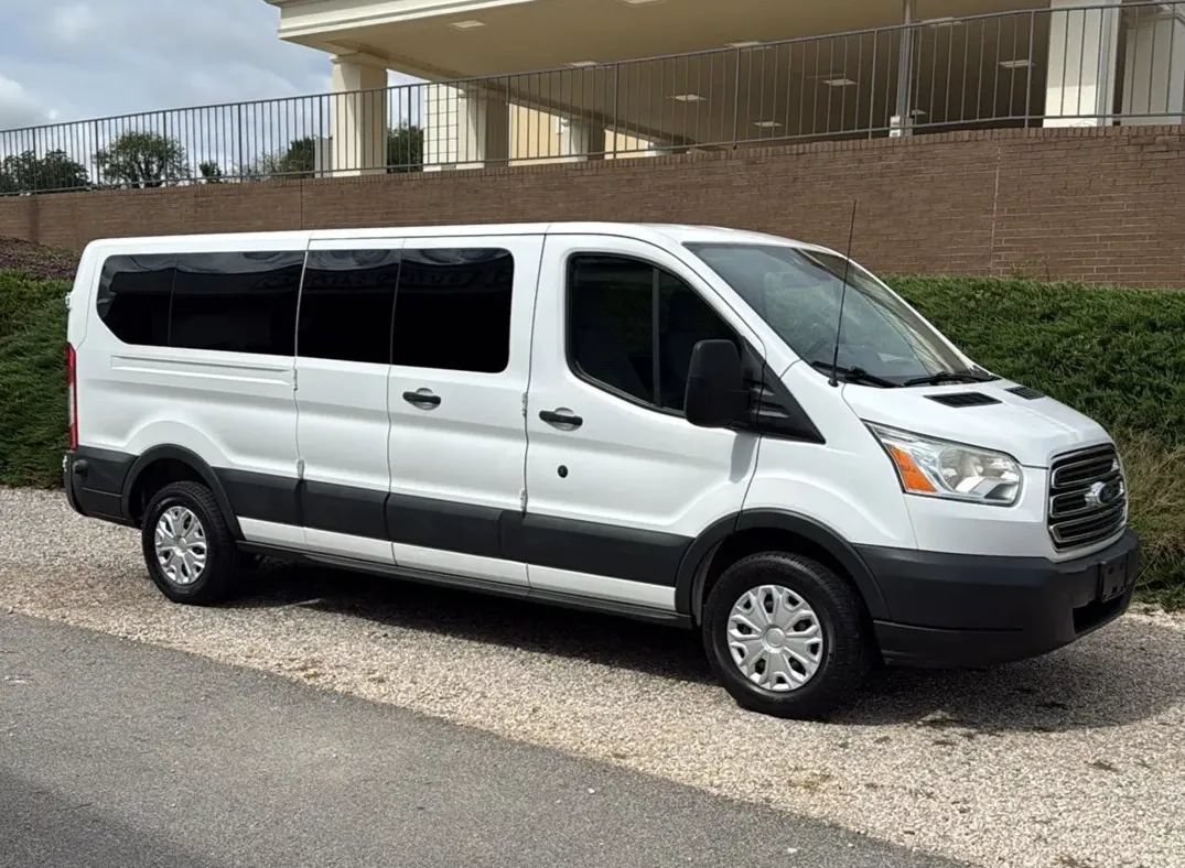 Used 2015 Ford Transit 350 XLT RWD image 2