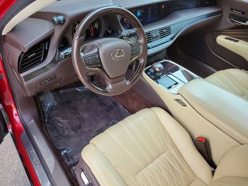 Used 2018 Lexus LS 500 500 Base w/ Luxury Package image 5