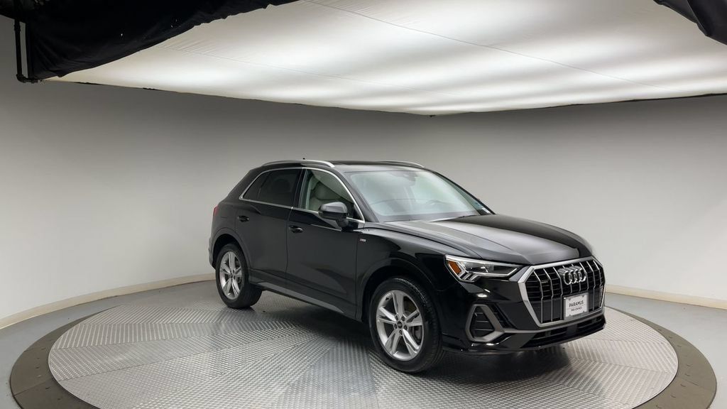 Used 2021 Audi Q3 2.0T Premium Plus w/ Premium Plus Package AWD/4WD image 8