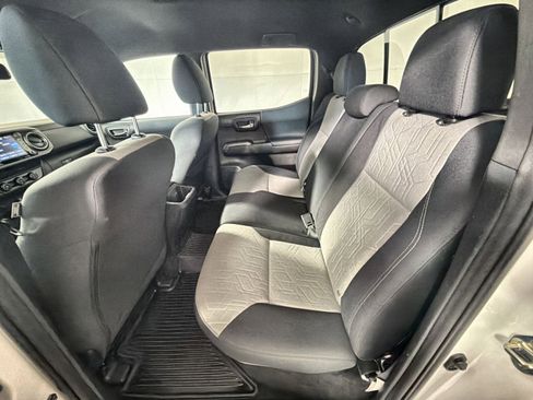 Used 2020 Toyota Tacoma TRD Off-Road image 23