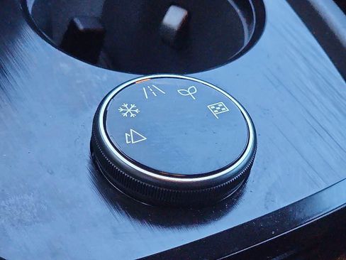 Used 2022 Nissan Rogue S image 25