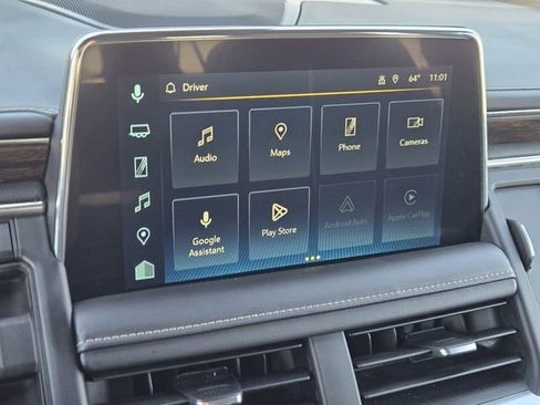 Used 2023 Chevrolet Suburban Premier image 18