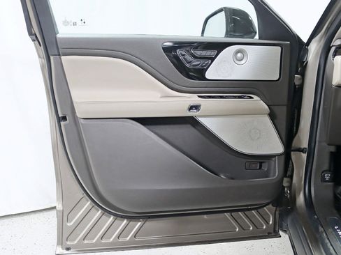 Used 2020 Lincoln Aviator Reserve w/ Equipment Group 202A AWD/4WD image 34