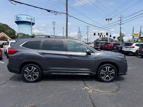 Used 2023 Subaru Ascent Limited w/ Technology Package AWD/4WD image 5