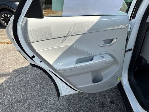 New 2026 Hyundai Kona SE image 21