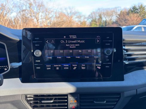 Used 2025 Volkswagen Jetta SE image 23