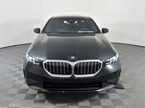 Used 2026 BMW 530i w/ Premium Package RWD image 5