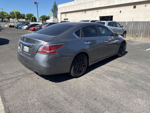 Used 2015 Nissan Altima 2.5 S w/ Power Driver Seat Package FWD image 5