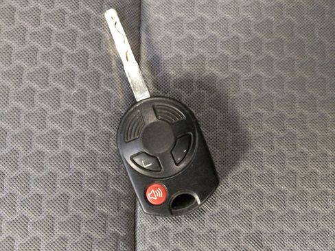 Used 2017 Ford Escape SE w/ Equipment Group 201A AWD/4WD image 32