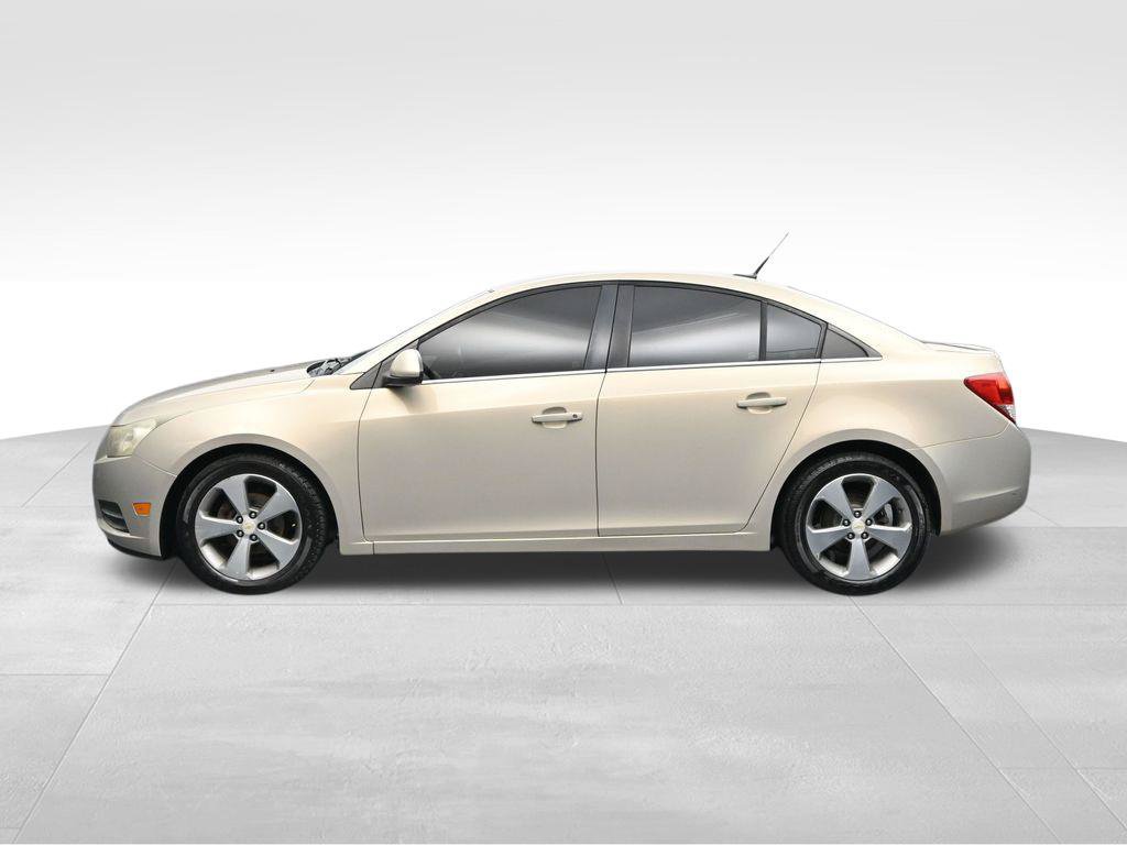 Used 2011 Chevrolet Cruze LT FWD image 2