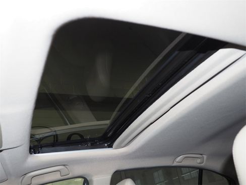 Used 2016 Honda Accord EX-L image 8