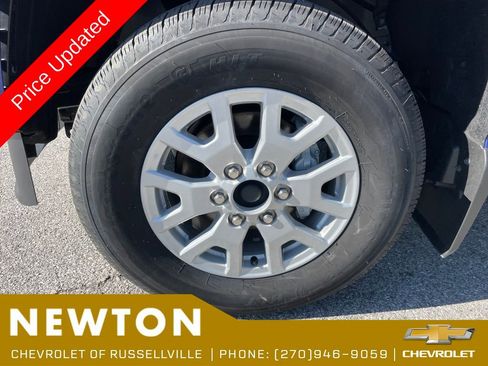 Used 2025 Toyota Tacoma SR5 AWD/4WD image 29
