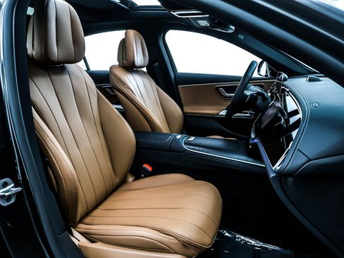 Used 2025 Mercedes-Benz E 350 Sedan image 7