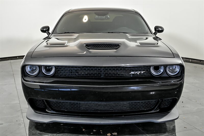 Used 2016 Dodge Challenger SRT Hellcat RWD image 4