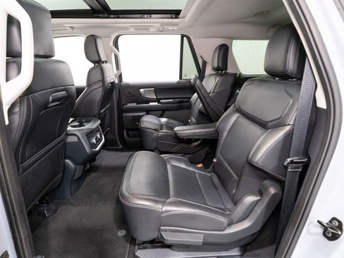 Used 2025 Ford Expedition Max Platinum w/ Driver's Package image 29