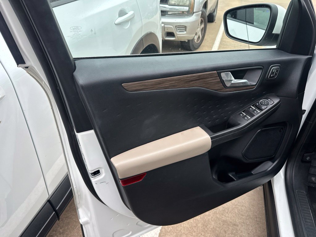 Used 2020 Ford Escape Titanium AWD/4WD image 14