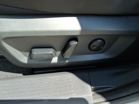 Used 2023 Nissan Rogue SL AWD/4WD image 17