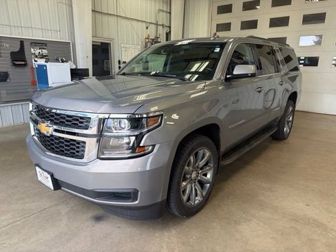 Used 2018 Chevrolet Suburban LT AWD/4WD image 2