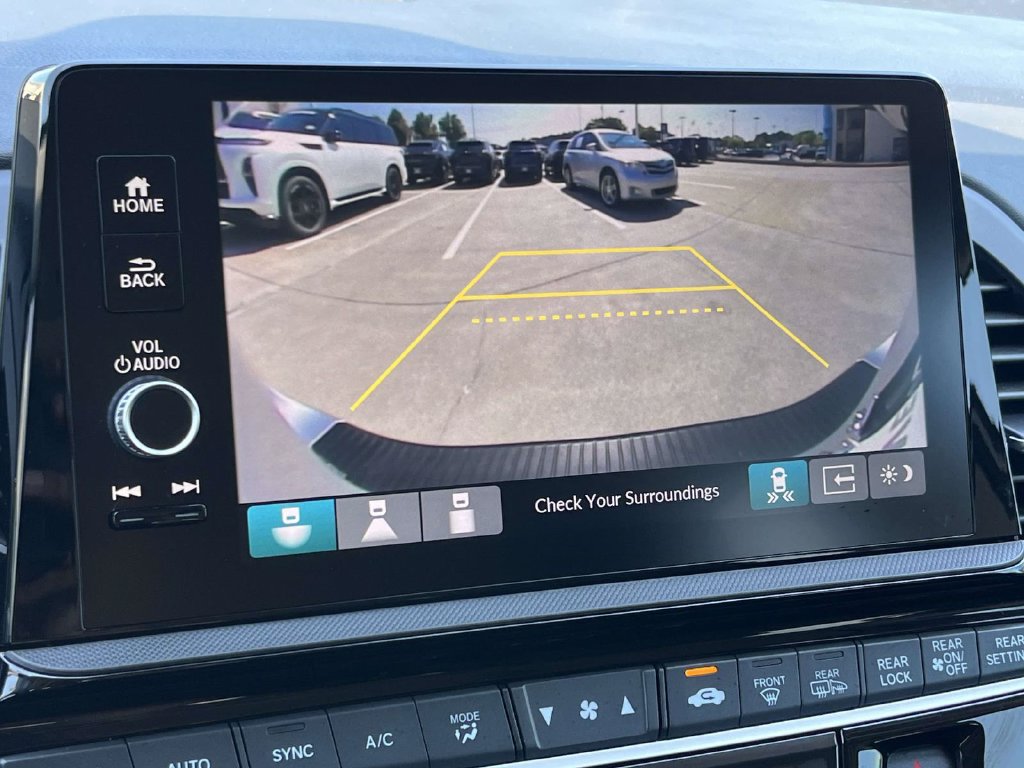 Used 2025 Honda Odyssey Touring image 26