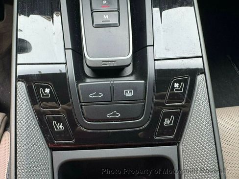 Used 2025 Porsche 911 Carrera image 29