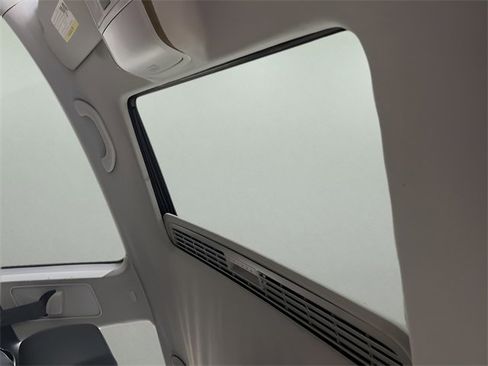 Used 2010 Volkswagen Golf 2-Door image 42