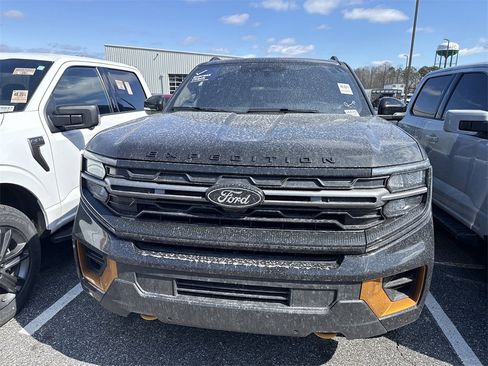 Used 2025 Ford Expedition Tremor image 5