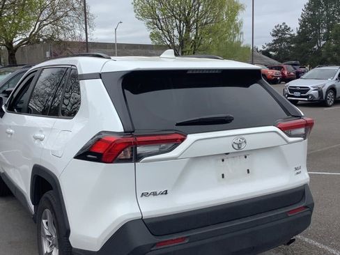 Used 2025 Toyota RAV4 XLE image 3