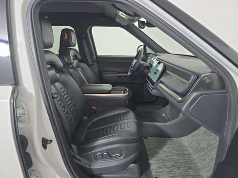 Used 2025 Rivian R1S Adventure Dual AWD/4WD image 24