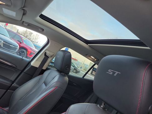 Used 2022 Buick Envision Essence w/ Sport Touring Package image 23