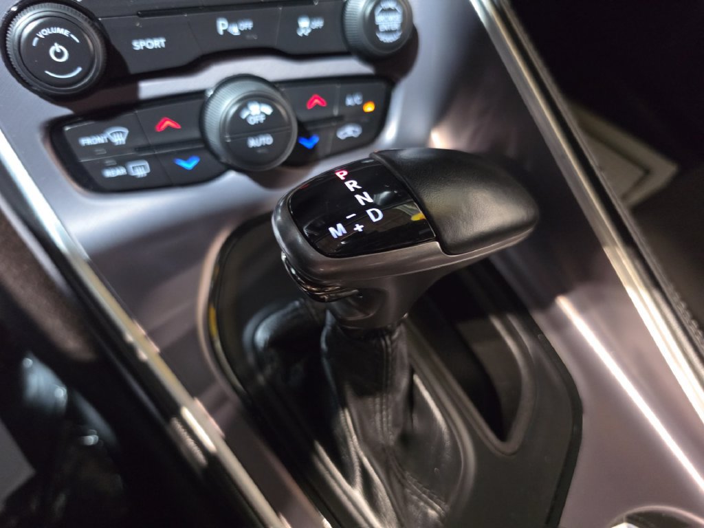 Used 2019 Dodge Challenger SXT w/ Driver Convenience Group RWD image 20