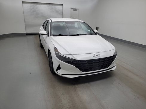 Used 2022 Hyundai Elantra SEL FWD image 14