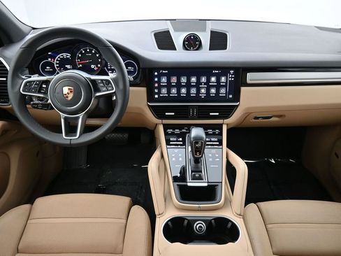 Certified 2023 Porsche Cayenne Platinum Edition AWD/4WD image 6