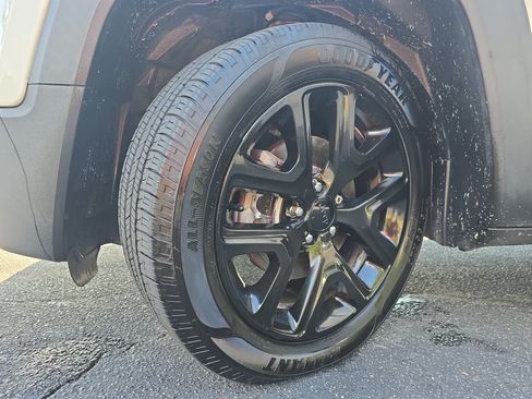 Used 2018 Jeep Renegade Altitude w/ Cold Weather Group FWD image 32