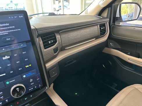 Used 2024 Ford Expedition Max Limited AWD/4WD image 34