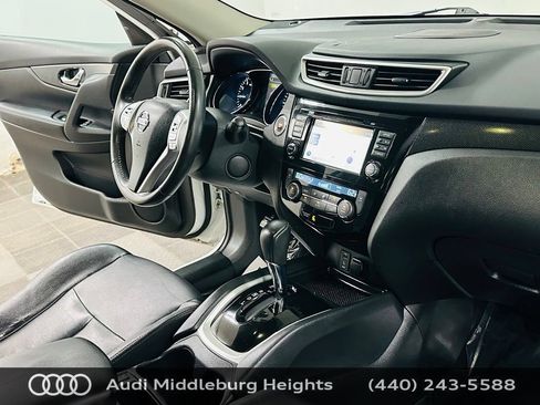 Used 2016 Nissan Rogue SL w/ SL Premium Package AWD/4WD image 9