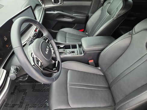 Used 2025 Kia Sorento S FWD image 18