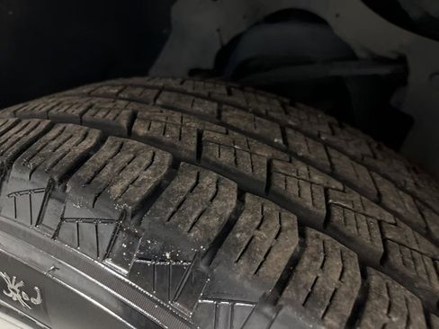 Used 2013 Ford F150 XLT w/ Luxury Equipment Group image 40