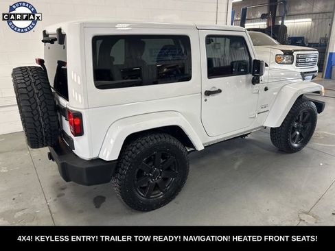 Used 2017 Jeep Wrangler Sahara w/ Dual Top Group AWD/4WD image 10