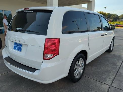 Used 2020 Dodge Grand Caravan SE FWD image 7