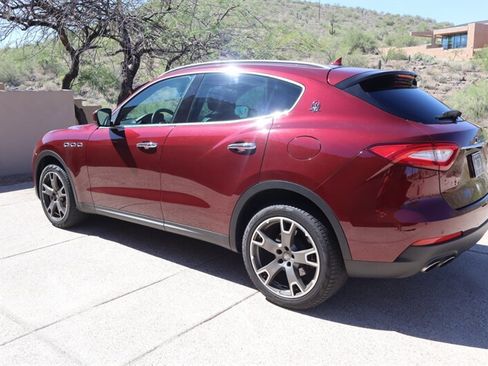 Used 2017 Maserati Levante S image 3
