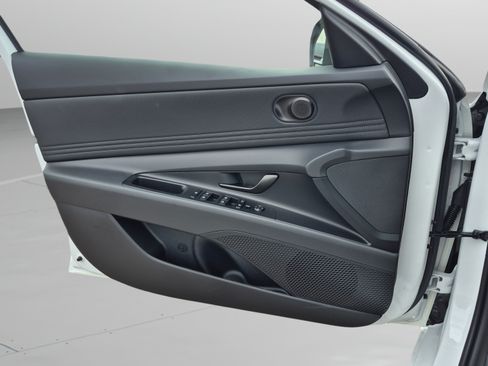 New 2026 Hyundai Elantra SEL Sport FWD image 22