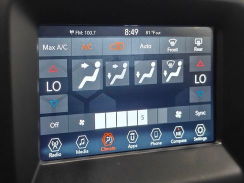 Used 2019 Jeep Compass Latitude AWD/4WD image 30