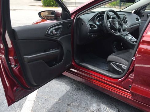 Used 2015 Chrysler 200 Limited FWD image 16