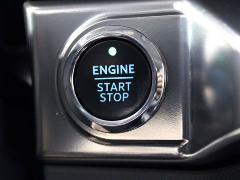 Used 2023 Ford F150 Lariat w/ Trailer Tow Package image 26