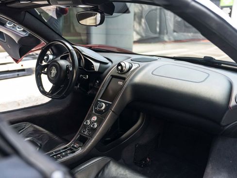 Used 2014 McLaren MP4-12C Spider RWD image 18