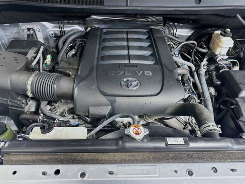 Used 2018 Toyota Tundra SR5 w/ TRD Off Road Package AWD/4WD image 29