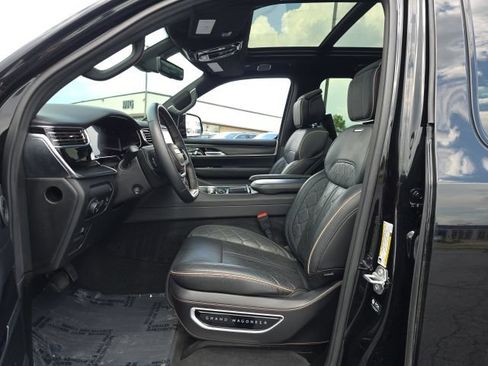 Used 2025 Jeep Grand Wagoneer L Series III w/ Rear Seat Video Group 1 AWD/4WD image 14