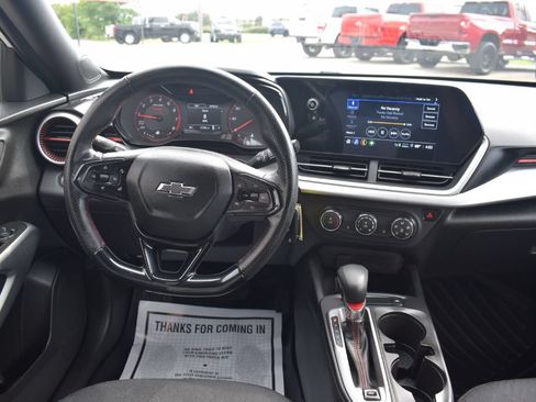 Used 2024 Chevrolet Trax RS w/ Driver Confidence Package FWD image 19