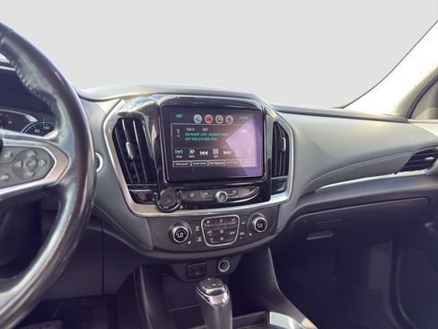 Used 2019 Chevrolet Traverse LT FWD image 14