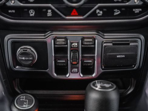 Used 2020 Jeep Wrangler Unlimited Sport S AWD/4WD image 36